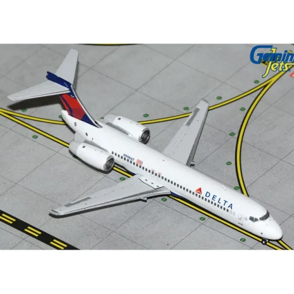 Gemini Jets GJDAL2103 1:400 Delta Boeing 717-200 - Miniature Marvels: Airplane Models & Painted Dice* Airplane Model