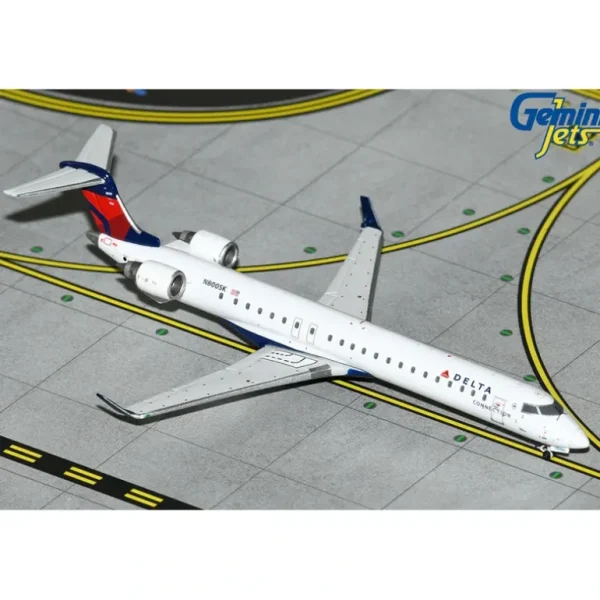 Gemini Jets GJDAL2029 1:400 Delta Connection / SkyWest Airlines CRJ-900LR N800SK - Miniature Marvels: Airplane Models & Painted Dice* Airplane Model