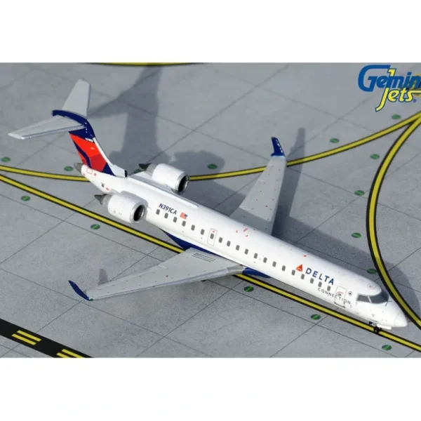 Gemini Jets GJDAL2032 1:400 Delta Connection Bombardier CRJ-700ER - Miniature Marvels: Airplane Models & Painted Dice* Airplane Model