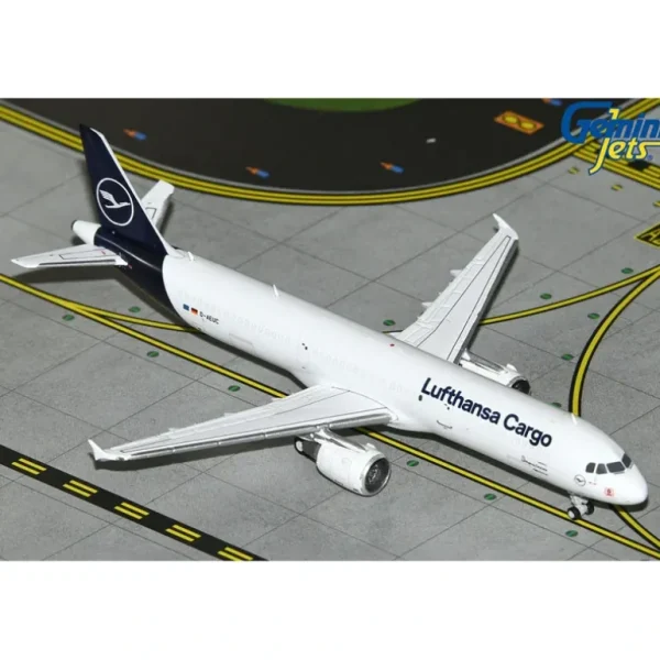 Gemini Jets GJDLH2135 1:400 Lufthansa Cargo A321P2F D-AEUC - Miniature Marvels: Airplane Models & Painted Dice* Airplane Model