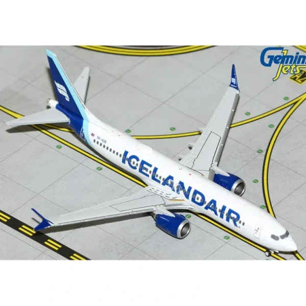 Gemini Jets GJICE2123 1:400 Iceland Air Boeing 737 Max 8 - Miniature Marvels: Airplane Models & Painted Dice* Airplane Model