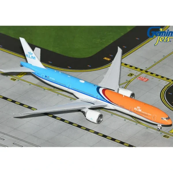 Gemini Jets GJKLM2268 1:400 KLM Boeing 777-300ER PH-BVA (new Orange Pride livery) - Miniature Marvels: Airplane Models & Painted Dice* Airplane Model
