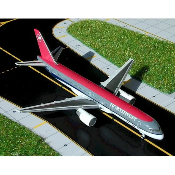 Gemini Jets GJNWA224 1:400 Northwest Airlines Boeing 757-200 - Miniature Marvels: Airplane Models & Painted Dice* Airplane Model