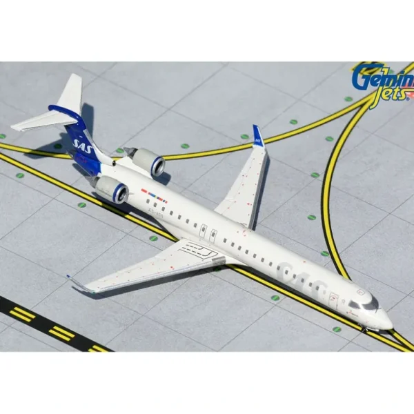 Gemini Jets GJSAS1979 1:400 SAS Scandinavian Airlines CRJ-900 - Miniature Marvels: Airplane Models & Painted Dice* Airplane Model