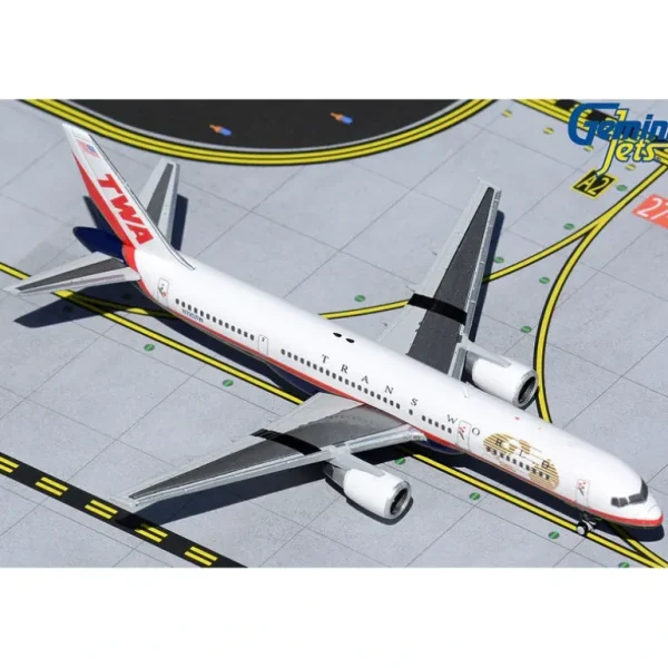 Gemini Jets GJTWA1982 1:400 TWA Boeing 757-200 N725TW - Miniature Marvels: Airplane Models & Painted Dice* Airplane Model