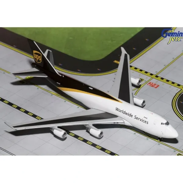 Gemini Jets GJUPS1571 1:400 UPS Boeing 747-400F - Miniature Marvels: Airplane Models & Painted Dice* Airplane Model