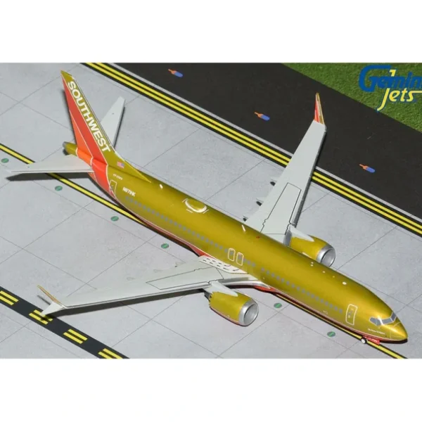 Gemini Jets G2SWA1216 1:200 Southwest 737 MAX 8 "Desert Gold Retro" - Miniature Marvels: Airplane Models & Painted Dice* Airplane Model