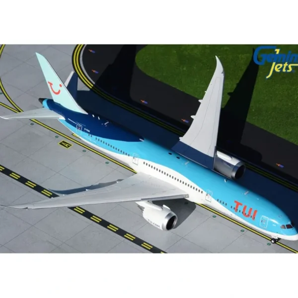 Gemini Jets G2TOM908 1:200 TUI Boeing 787-9 G-TUIM - Miniature Marvels: Airplane Models & Painted Dice* Airplane Model