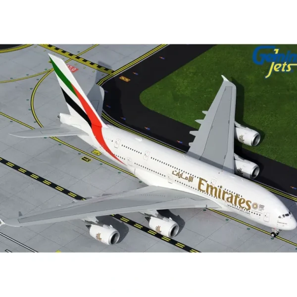 Gemini Jets G2UAE1045 1:200 Emirates Airbus A380-800 - Miniature Marvels: Airplane Models & Painted Dice* Airplane Model