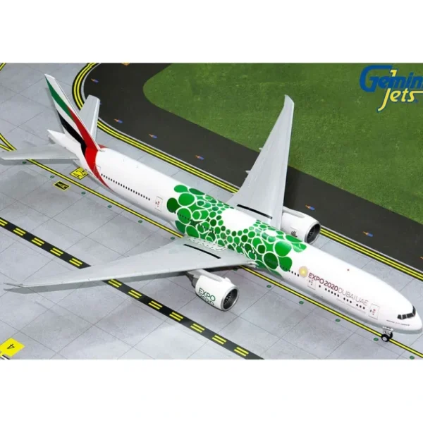 Gemini Jets G2UAE799 1:200 Emirates B777-300ER A6-EPU - Miniature Marvels: Airplane Models & Painted Dice* Airplane Model