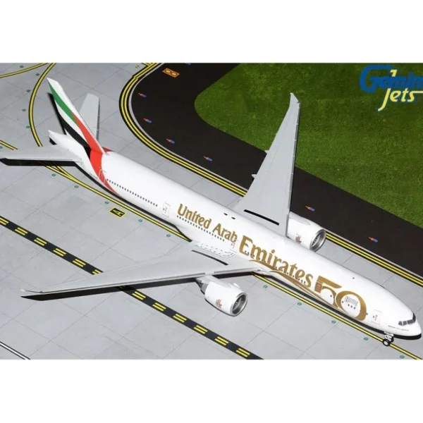 Gemini Jets G2UAE1055 1:200 Emirates Boeing 777-300ER A6-EGD "UAE 50th Anniversary" - Miniature Marvels: Airplane Models & Painted Dice* Airplane Model