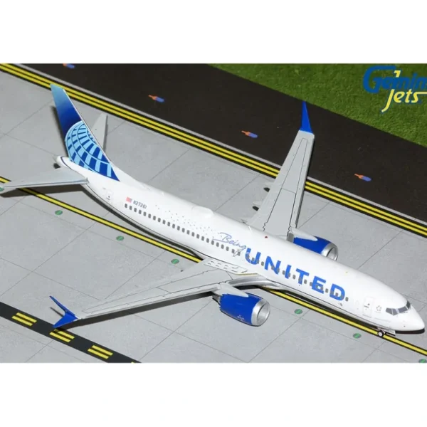 Gemini Jets G2UAL1086 1:200 United Boeing 737 MAX 8 - Miniature Marvels: Airplane Models & Painted Dice* Airplane Model