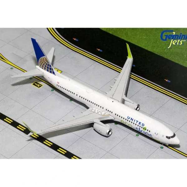 Gemini Jets G2UAL602 1:200 United Boeing 737-900ER N75432 - Miniature Marvels: Airplane Models & Painted Dice* Airplane Model
