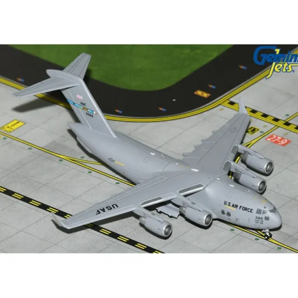 Gemini Macs GMUSA143 1:400 U.S. Air Force C-17A Globemaster III 06-6168 (Dover Air Force Base) - Miniature Marvels: Airplane Models & Painted Dice* Airplane Model