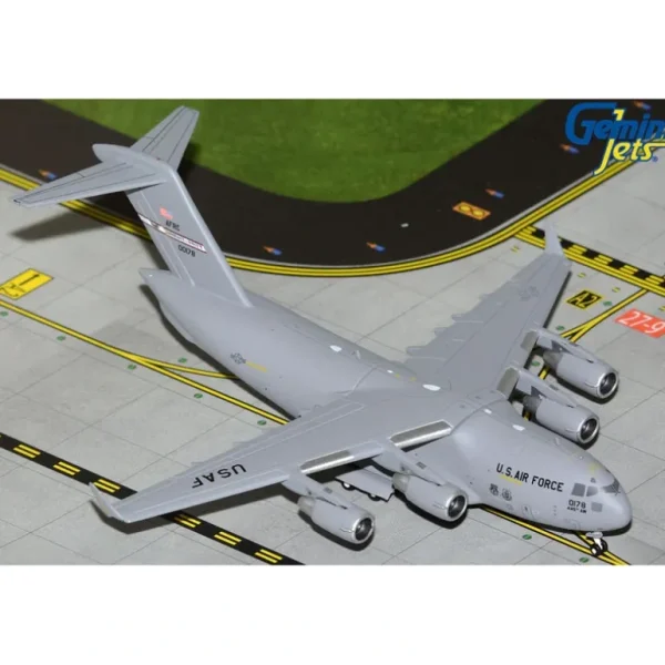 Gemini Macs GMUSA146 1:400 U.S. Air Force C-17A Globemaster III 00-0178 445th Airlift Wing, Wright-Patterson AFB - Miniature Marvels: Airplane Models & Painted Dice* Airplane Model