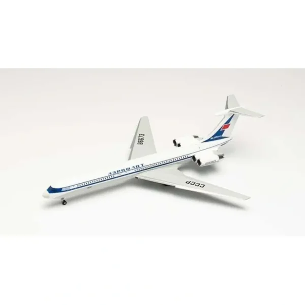 Herpa 571524 1:200 Aeroflot Ilyushin IL-62M Le-Bourget - Miniature Marvels: Airplane Models & Painted Dice* Airplane Model