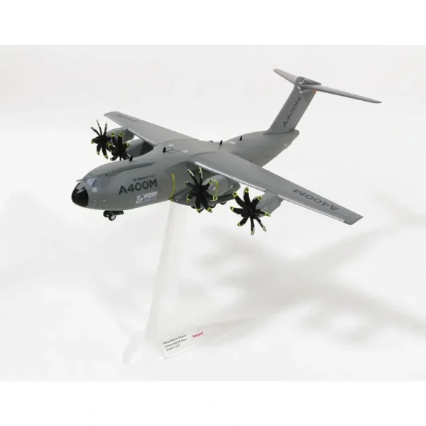 Herpa Wings 556736 1:200 Airbus A400M Atlas "Grizzly 4" - Miniature Marvels: Airplane Models & Painted Dice* Airplane Model
