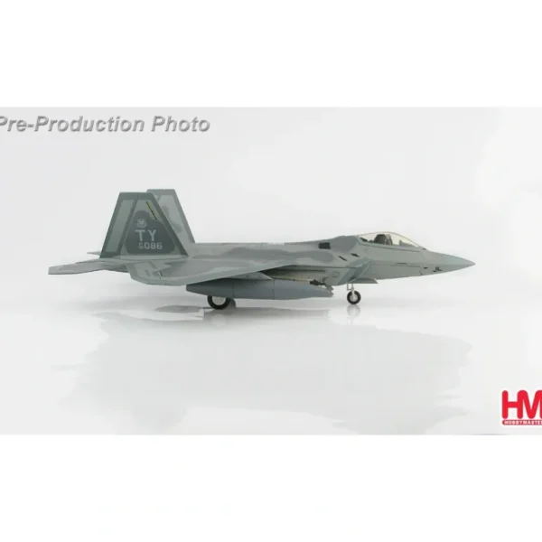 Hobby Master HA2819 1:72 F-22 Raptor 95th FS, Lakenheath - Miniature Marvels: Airplane Models & Painted Dice* Airplane Model