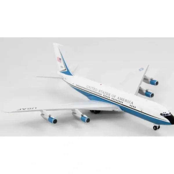 *Inflight IF70055 1:200 USAF C-137C - Miniature Marvels: Airplane Models & Painted Dice* Airplane Model
