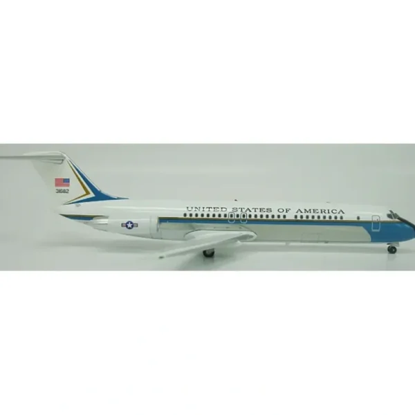 *Inflight IF932027 1:200 USAF VC-9A - Miniature Marvels: Airplane Models & Painted Dice* Airplane Model
