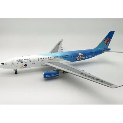 InFlight200 IF3320218 China Southern A330-200 B-6057 - Miniature Marvels: Airplane Models & Painted Dice* Airplane Model