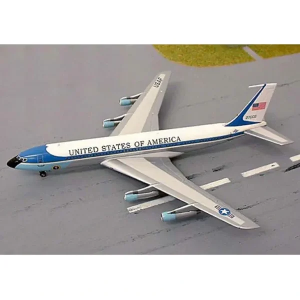 *Inflight IF70001A 1:200 USAF Boeing VC-137C Air Force One #27000 - Miniature Marvels: Airplane Models & Painted Dice* Shop All