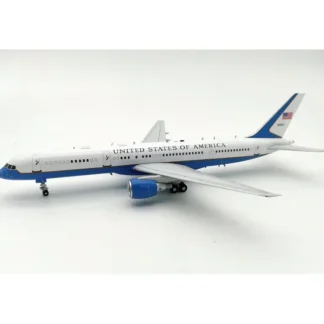 *InFlight200 IFC32USA03 1:200 USAF Boeing C-32A - Miniature Marvels: Airplane Models & Painted Dice* Airplane Model