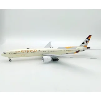 InFlight IF773EY0721 1:200 Etihad Boeing 777-300 - Miniature Marvels: Airplane Models & Painted Dice* Airplane Model