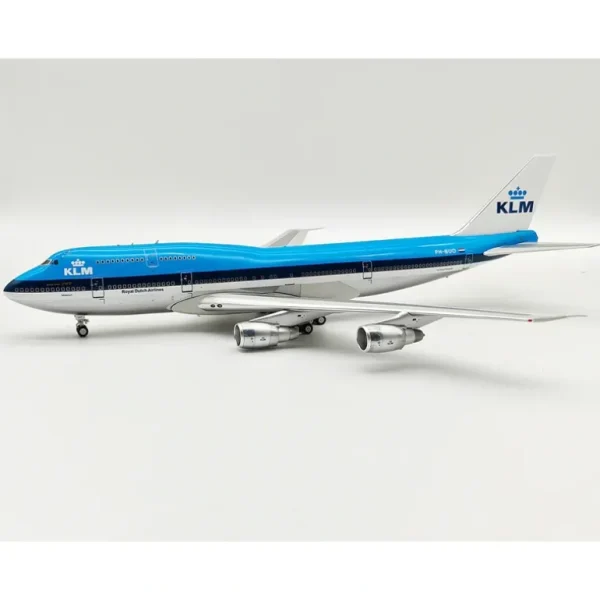 *Inflight IF742KLM1222P 1:200 KLM Boeing 747-206B - Miniature Marvels: Airplane Models & Painted Dice* Airplane Model