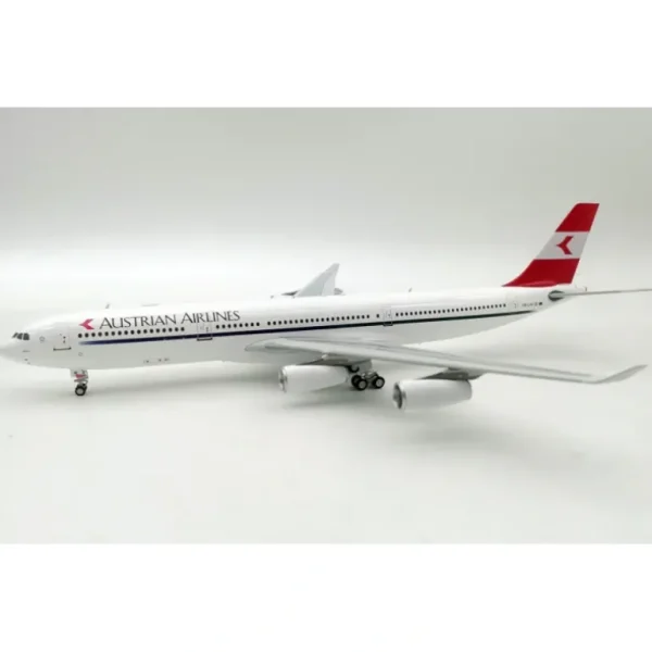 *Inflight IF343OS0422 1:200 Austrian Airlines Airbus A340-313 - Miniature Marvels: Airplane Models & Painted Dice* Airplane Model