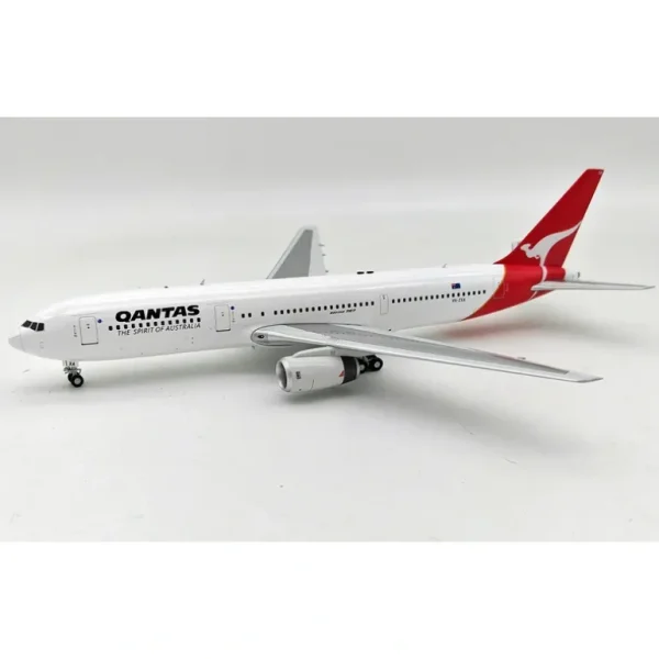 Inflight IF763QF1223 1:200 Qantas Boeing 767-336/ER VH-ZXA - Miniature Marvels: Airplane Models & Painted Dice* Airplane Model