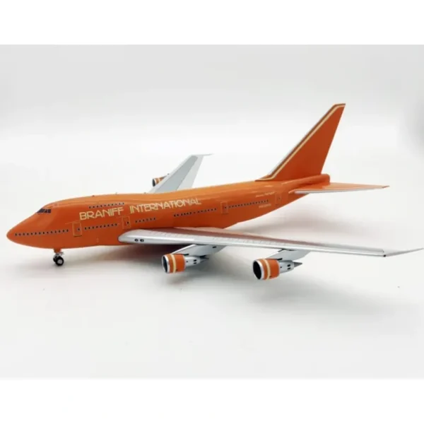 *InFlight IF747SPBN1221 1:200 Braniff International Boeing 747SP - Miniature Marvels: Airplane Models & Painted Dice* Airplane Model