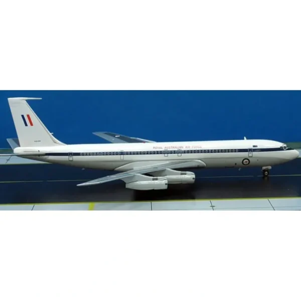 *Inflight IFSQM002 1:200 RAAF Boeing 707-300 - Miniature Marvels: Airplane Models & Painted Dice* Airplane Model