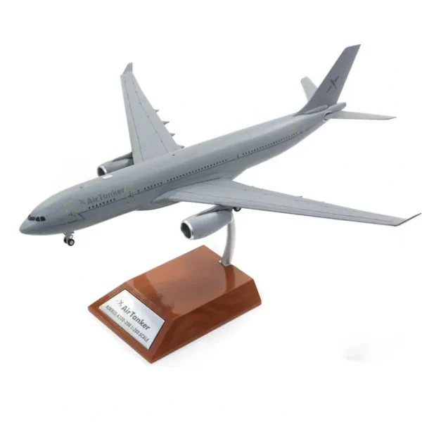 *InFlight200 IF330T2001 KC2 Air Tanker Voyager Airbus (A330-200) G-VYGJ - Miniature Marvels: Airplane Models & Painted Dice* Airplane Model