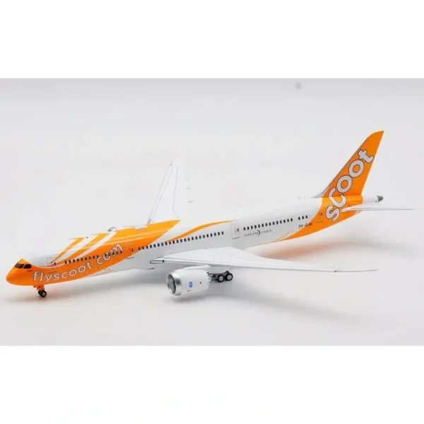 InFlight IF789TR0919 1:200 Scoot Boeing 787-900 9V-OJH - Miniature Marvels: Airplane Models & Painted Dice* Airplane Model