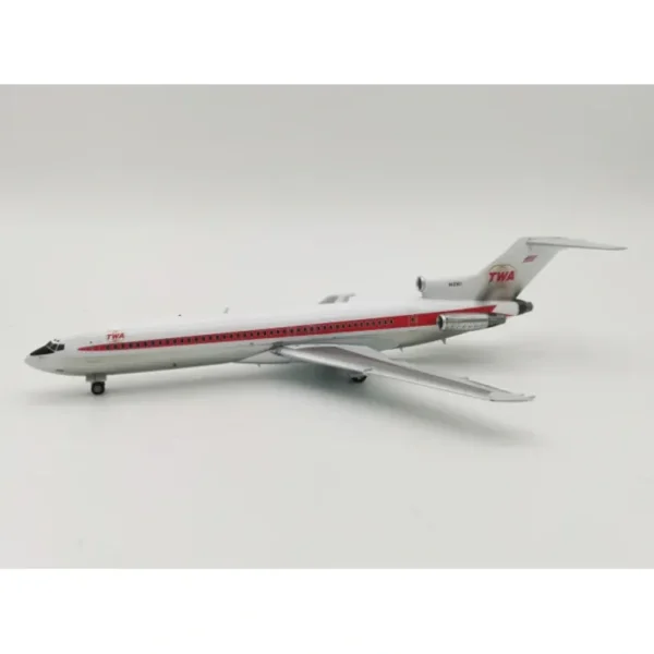 *Inflight IF722TW0120W 1:200 TWA Boeing 727-200 - Miniature Marvels: Airplane Models & Painted Dice* Airplane Model