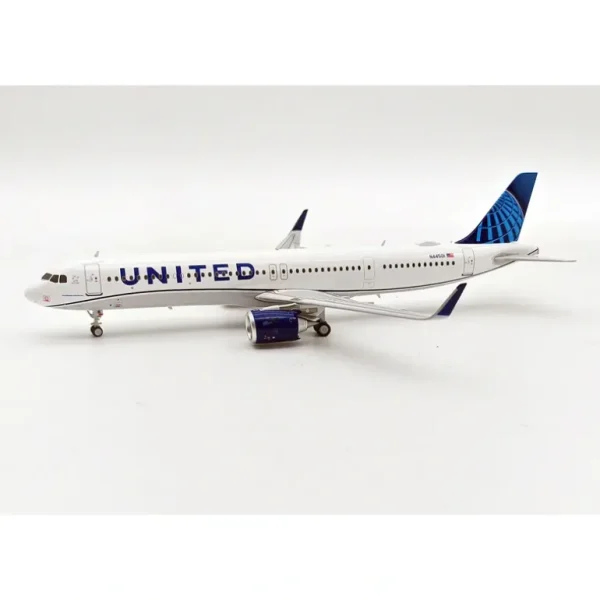 *Inflight IF321UA0823 1:200 United Airlines Airbus A321-271NX N44501 - Miniature Marvels: Airplane Models & Painted Dice* Airplane Model