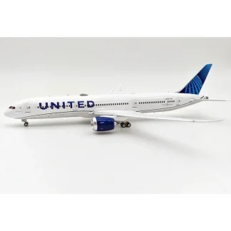 *Inflight IF789UA1123 1:200 United Airlines Boeing 787-9 N29981 - Miniature Marvels: Airplane Models & Painted Dice* Airplane Model