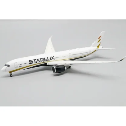 JC Wings EW4359007A 1:400 Starlux Airbus A350-900 - Miniature Marvels: Airplane Models & Painted Dice* Airplane Model
