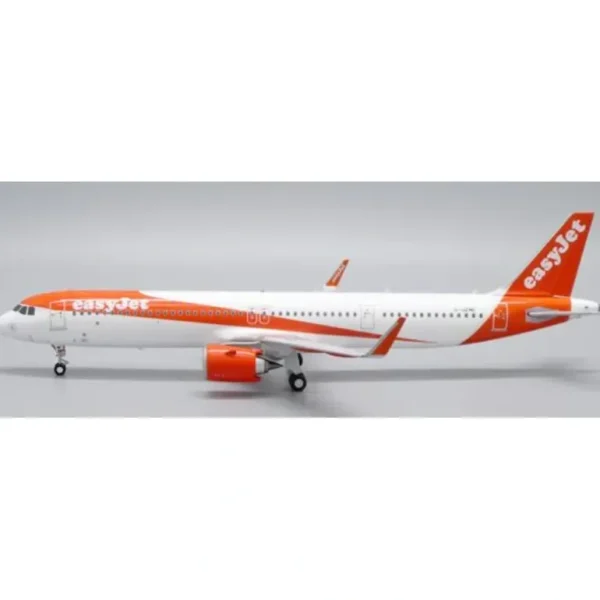 JC Wings EW221N004 1:200 EasyJet Airbus A321neo G-UZME - Miniature Marvels: Airplane Models & Painted Dice* Airplane Model