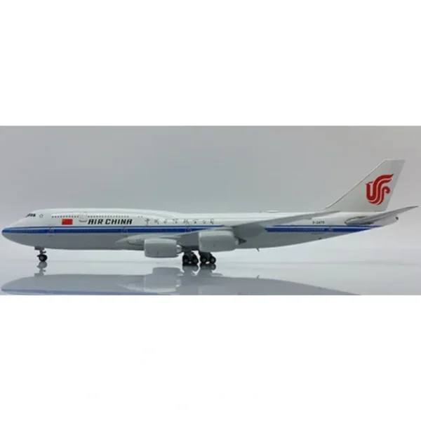 JC Wings XX40166 1:400 Air China Boeing 747-8I B-2479 - Miniature Marvels: Airplane Models & Painted Dice* Airplane Model