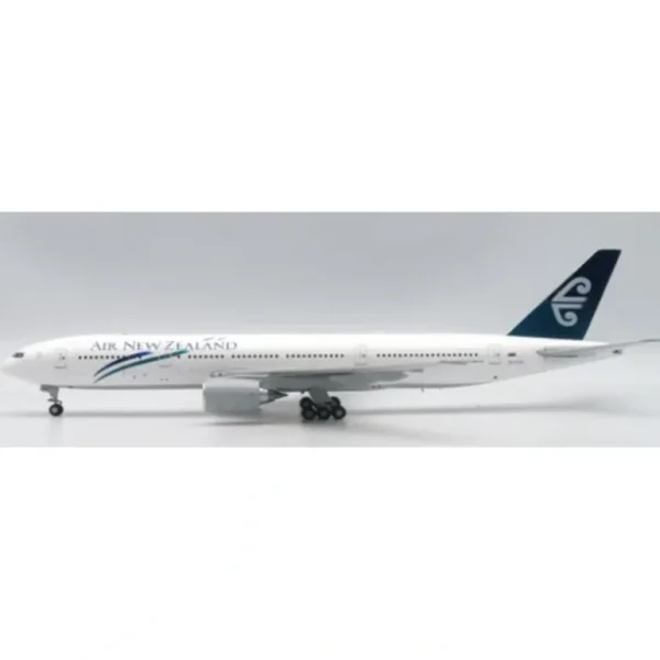 JC Wings XX2149 1:200 Air New Zealand Boeing 777-200ER Reg: ZK-OKE - Miniature Marvels: Airplane Models & Painted Dice* Airplane Model