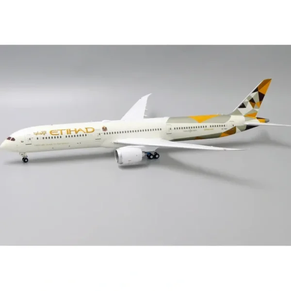 JC Wings XX2264 1:200 Etihad Airways Boeing 787-10 - Miniature Marvels: Airplane Models & Painted Dice* Airplane Model