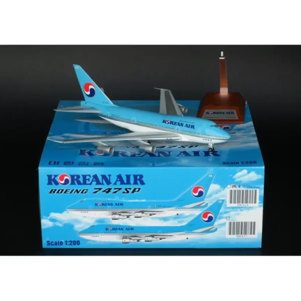JC Wings XX2837 1:200 Korean Air Boeing 747SP HL7457 - Miniature Marvels: Airplane Models & Painted Dice* Airplane Model