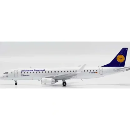 JC Wings XX40124 1:400 Lufthansa Regional Embraer ERJ-190LR D-AECA - Miniature Marvels: Airplane Models & Painted Dice* Airplane Model