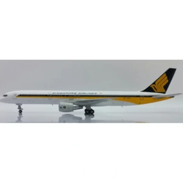 JC Wings XX20224 1:200 Singapore Airlines Boeing 757-200 "OC" 9V-SGN - Miniature Marvels: Airplane Models & Painted Dice* Airplane Model