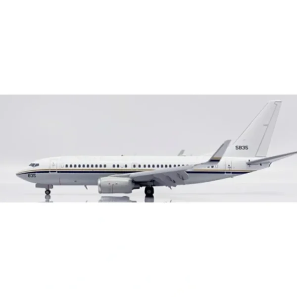 JC Wings XX20278 1:200 US Navy Boeing C-40A Clipper 165835 - Miniature Marvels: Airplane Models & Painted Dice* Airplane Model