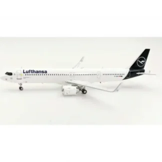 JFox 1:200 JF-A321-020 Lufthansa Star Alliance Airbus A321 D-AIRW - Miniature Marvels: Airplane Models & Painted Dice* Airplane Model