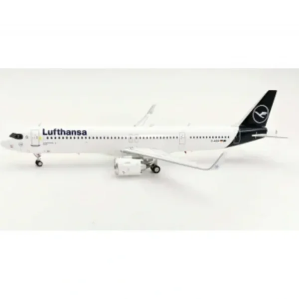 JFox 1:200 JF-A321-020 Lufthansa Star Alliance Airbus A321 D-AIRW - Miniature Marvels: Airplane Models & Painted Dice* Airplane Model