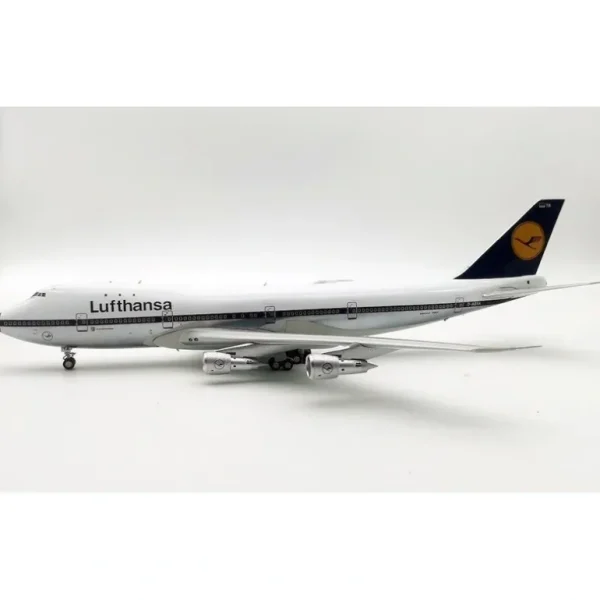 *JFox 1:200 JF-747-1-006P Lufthansa 747-130 D-ABYA - Miniature Marvels: Airplane Models & Painted Dice* Airplane Model